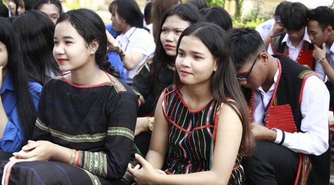 Đi học trên yăh về