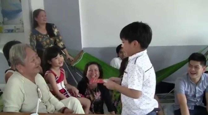 Mừng tuổi mới bà