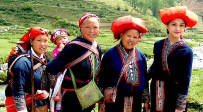 Vui vì biết bánh Trung Thu là gì