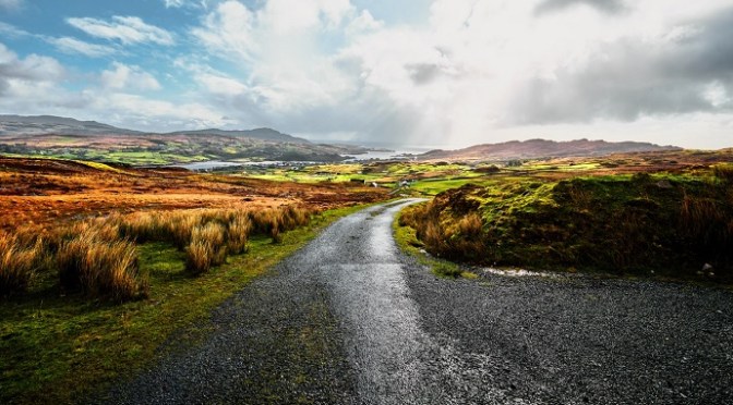 Trên từng cây số của máu và nước mắt