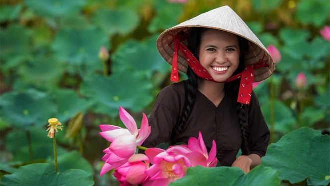 Chị đẹp – là nâng lên hay hạ giá phụ nữ?